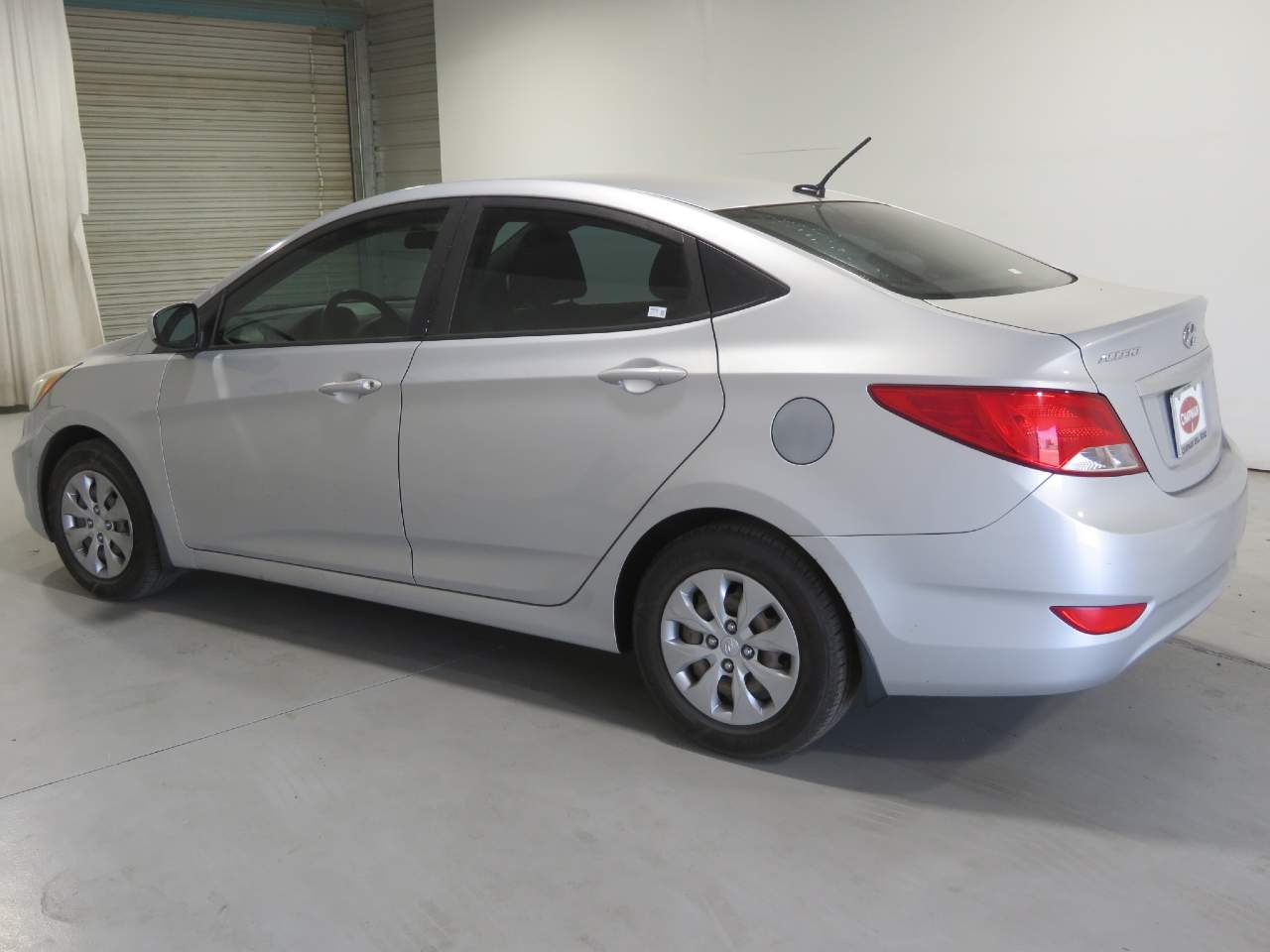 2016 Hyundai Accent SE - Photo 8