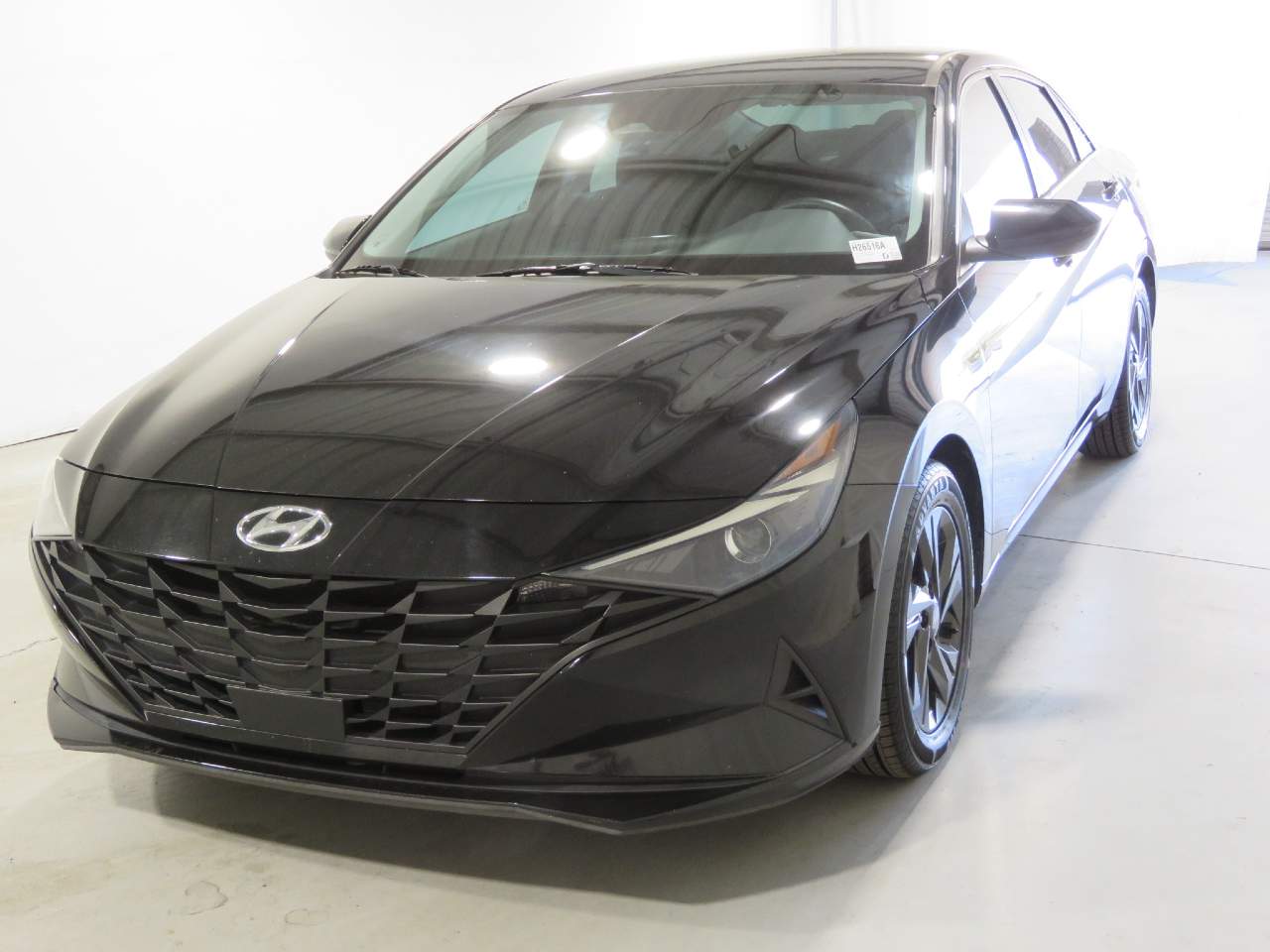 2022 Hyundai Elantra SEL FWD