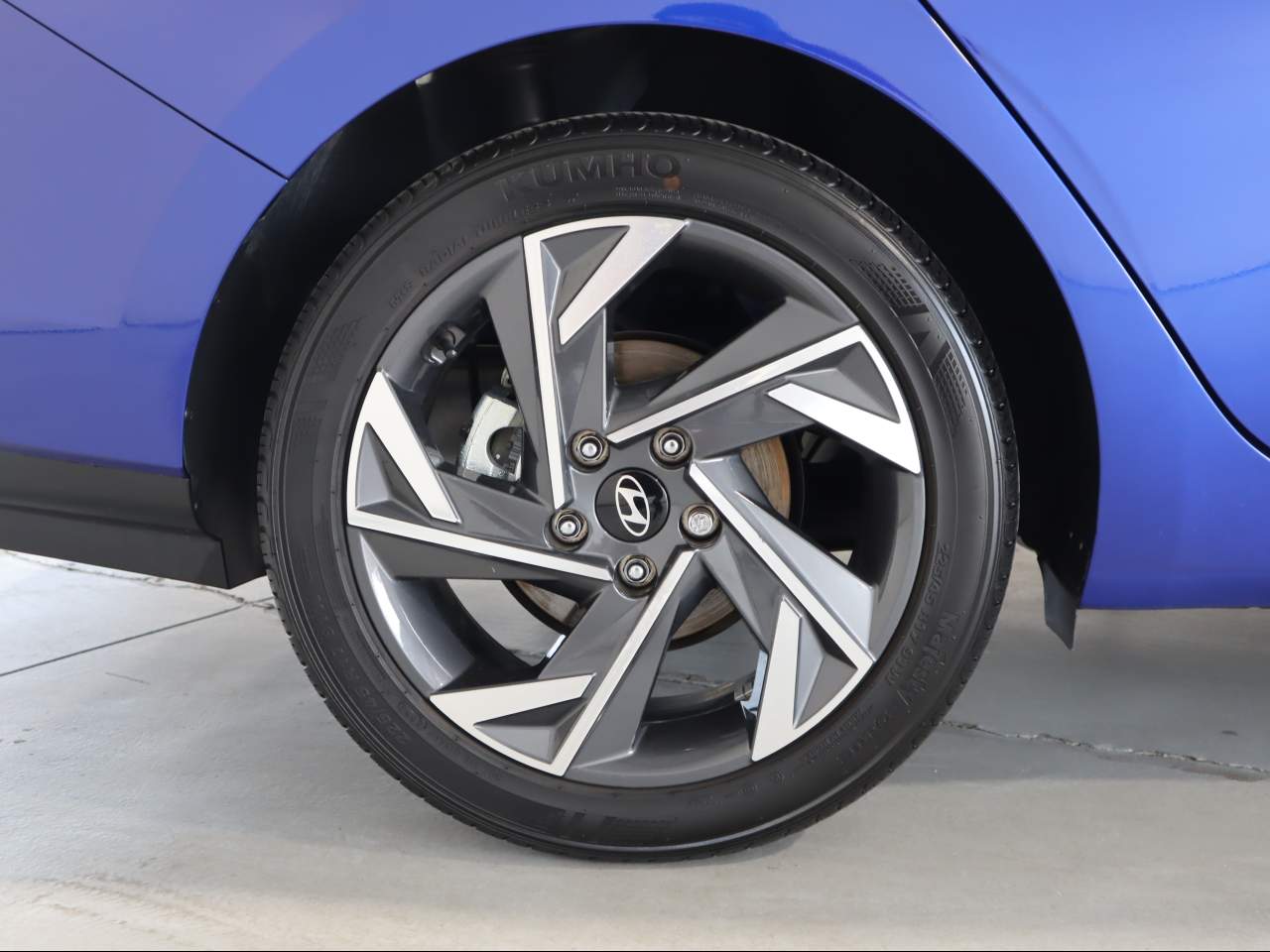 2025 Hyundai Elantra SEL - Photo 9