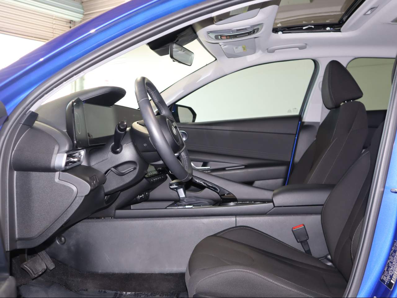 2025 Hyundai Elantra SEL - Photo 13