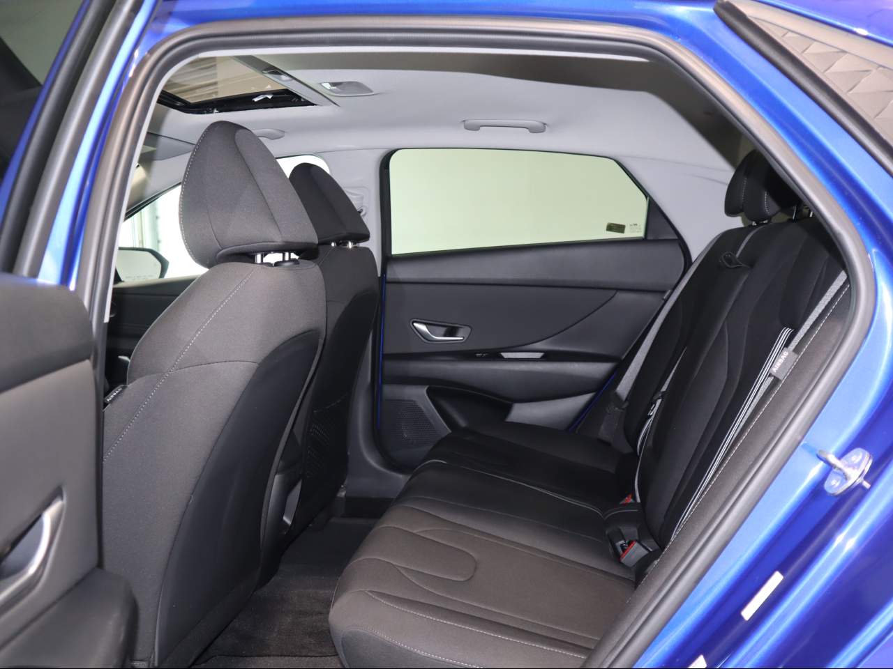 2025 Hyundai Elantra SEL - Photo 14