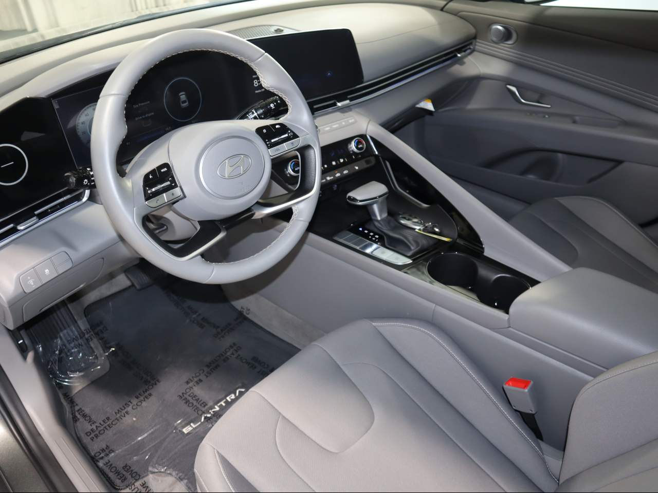 2025 Hyundai Elantra SEL - Photo 12