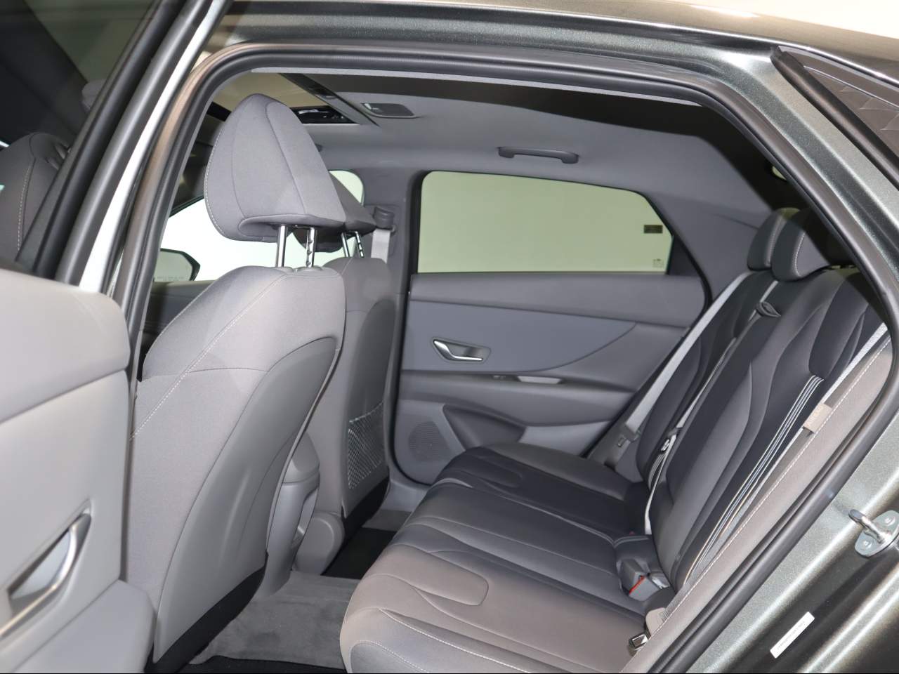 2025 Hyundai Elantra SEL - Photo 14