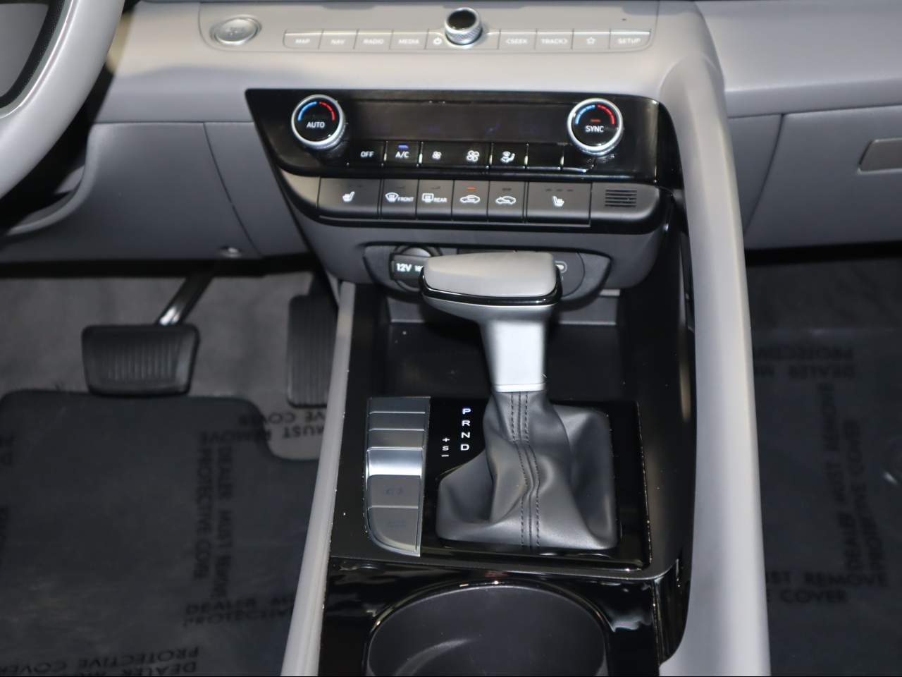2025 Hyundai Elantra SEL - Photo 16