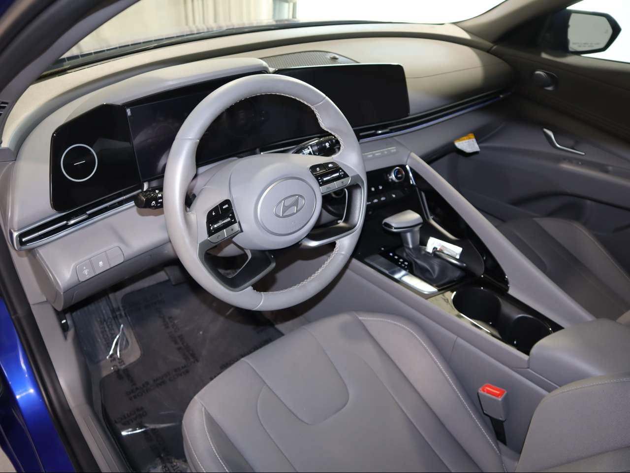 2025 Hyundai Elantra SEL - Photo 11