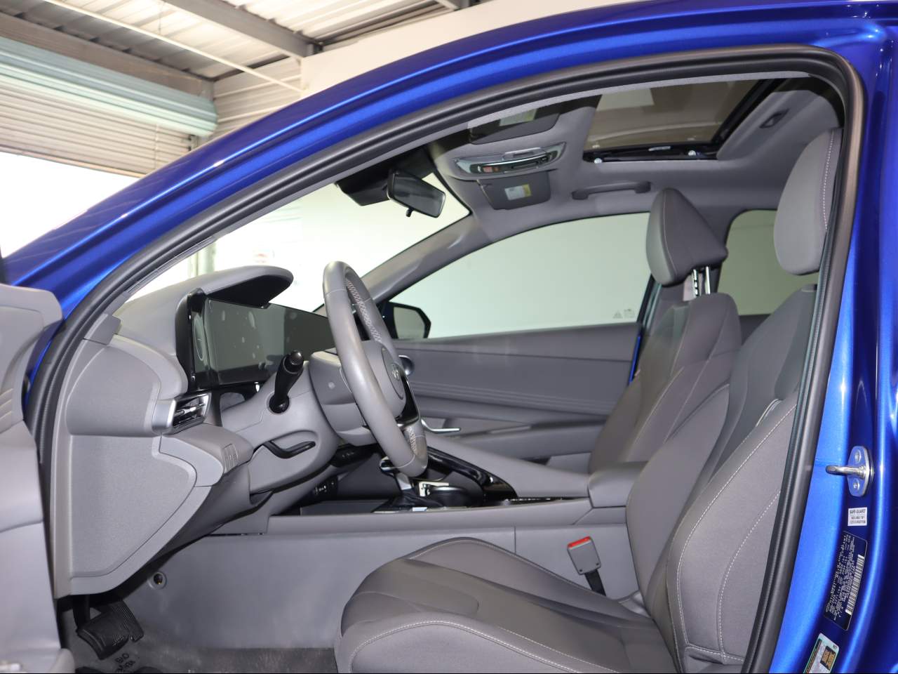 2025 Hyundai Elantra SEL - Photo 13
