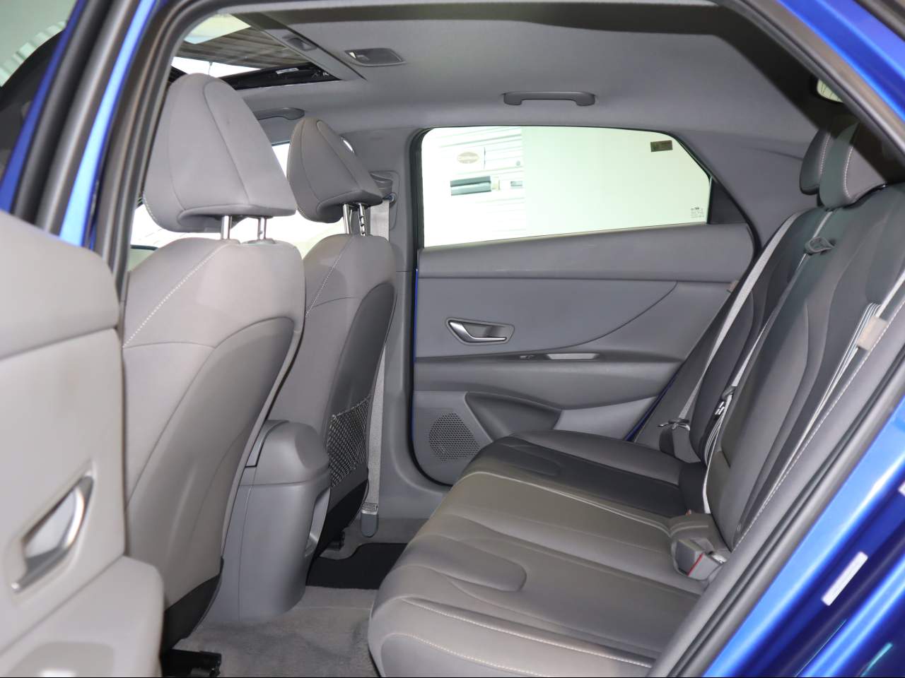 2025 Hyundai Elantra SEL - Photo 14