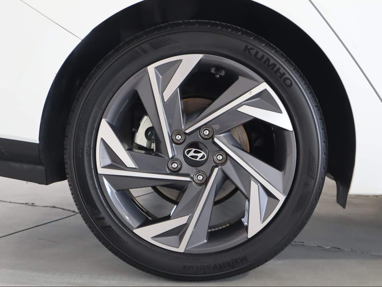 2025 Hyundai Elantra SEL - Photo 9