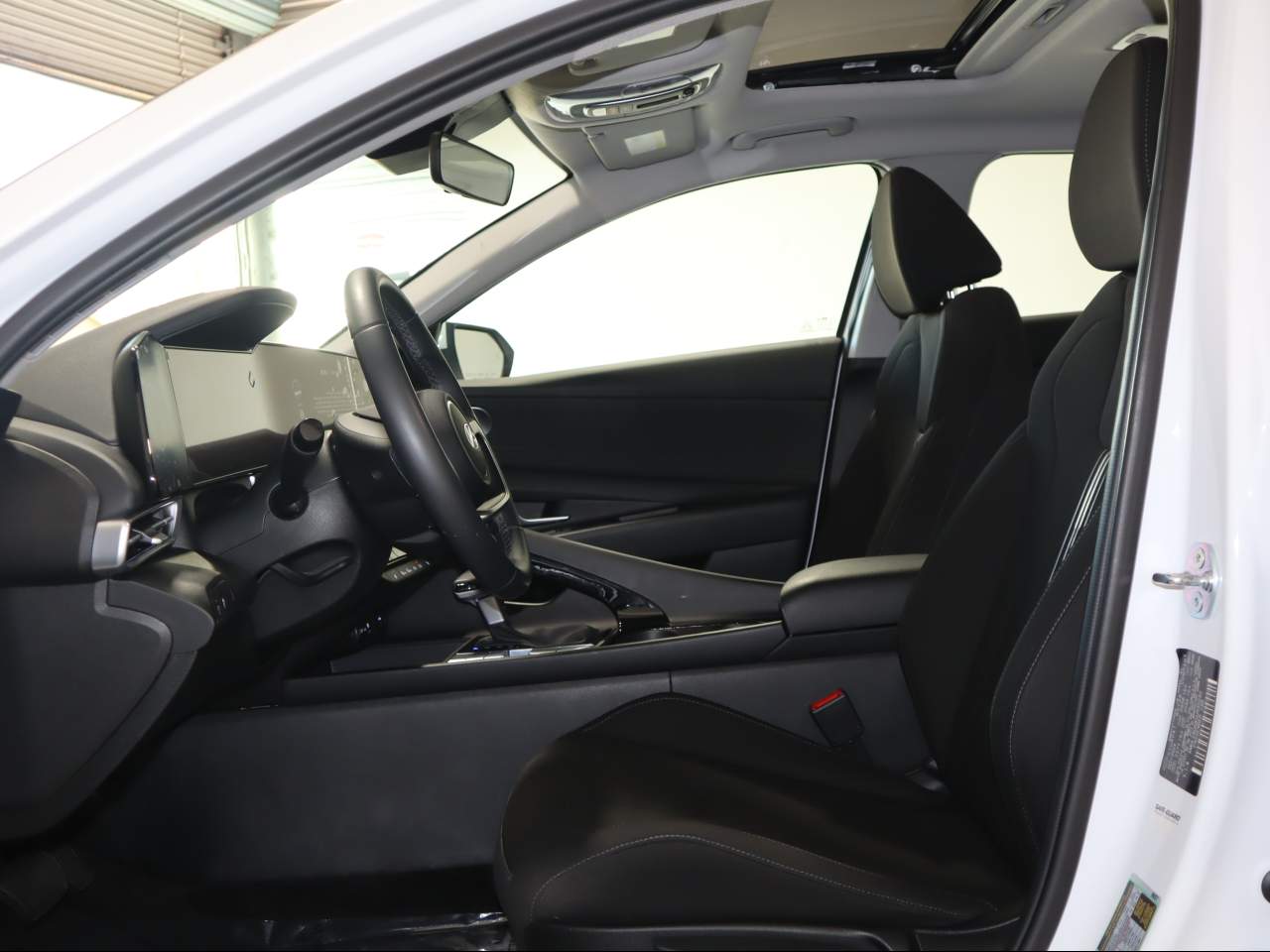 2025 Hyundai Elantra SEL - Photo 13