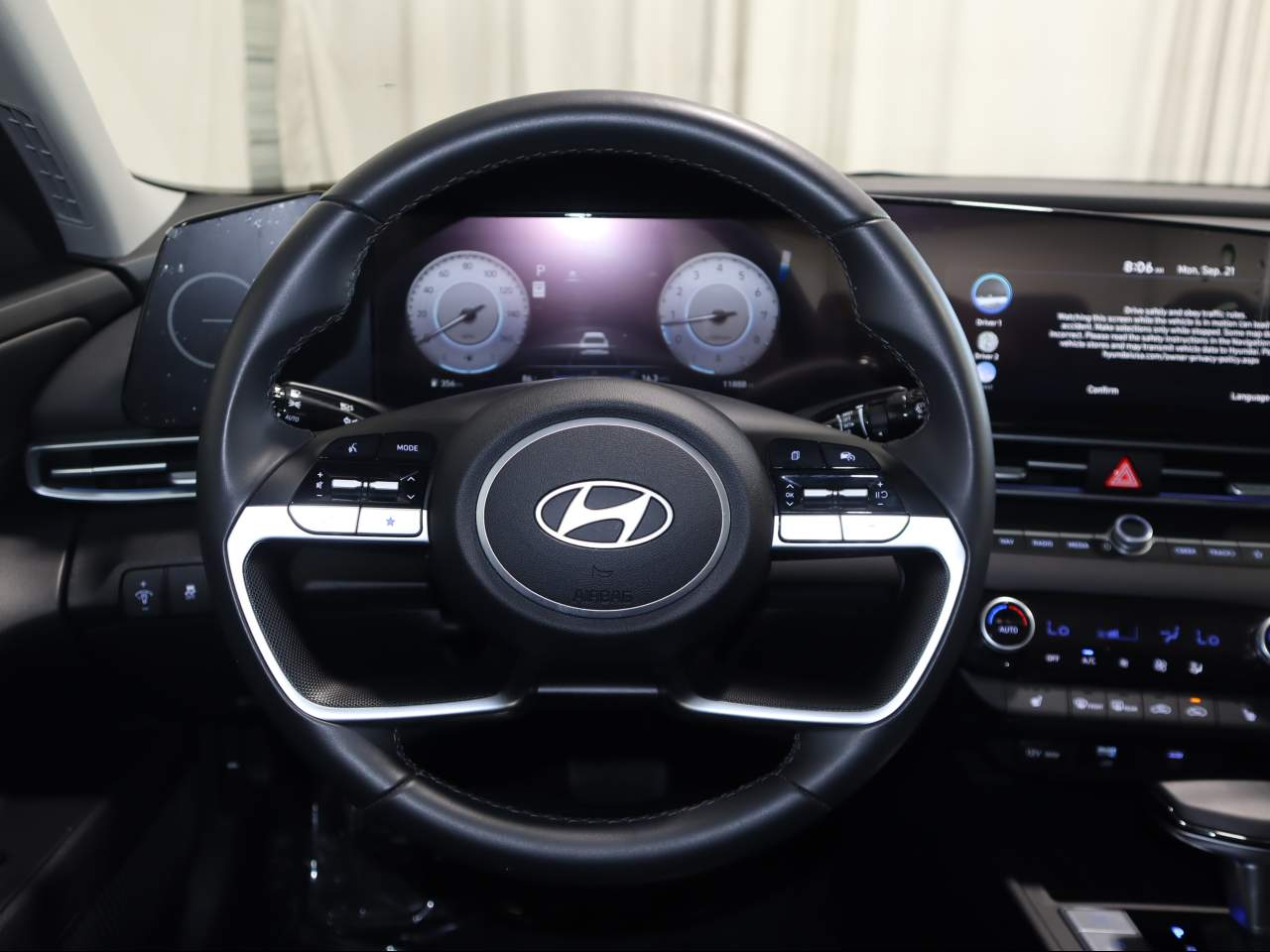 2025 Hyundai Elantra SEL - Photo 10