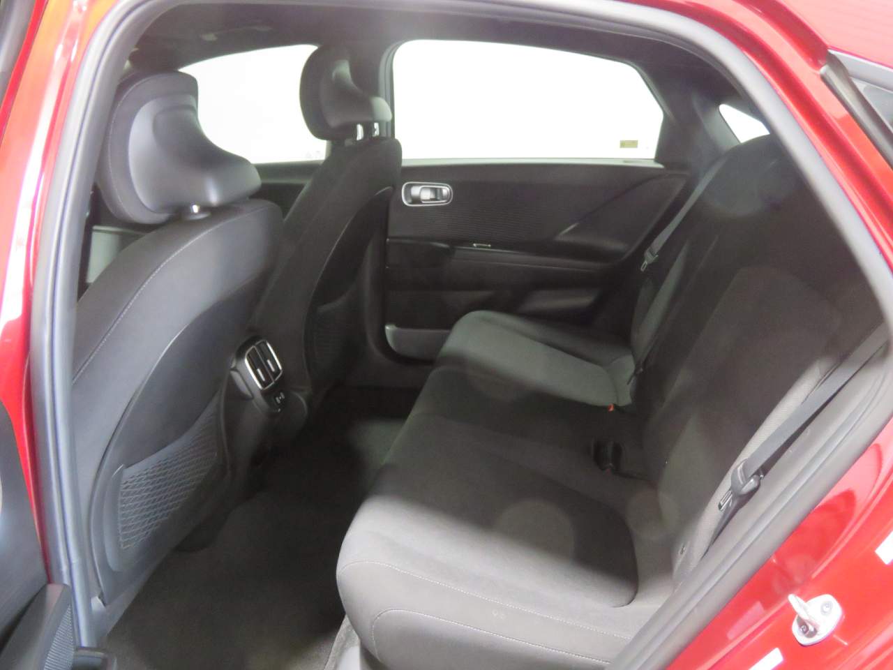 2023 Hyundai IONIQ 6 SE - Photo 13