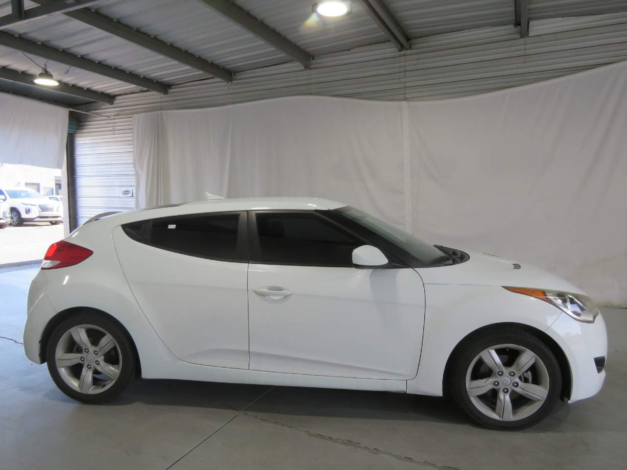 2014 Hyundai Veloster Base - Photo 7