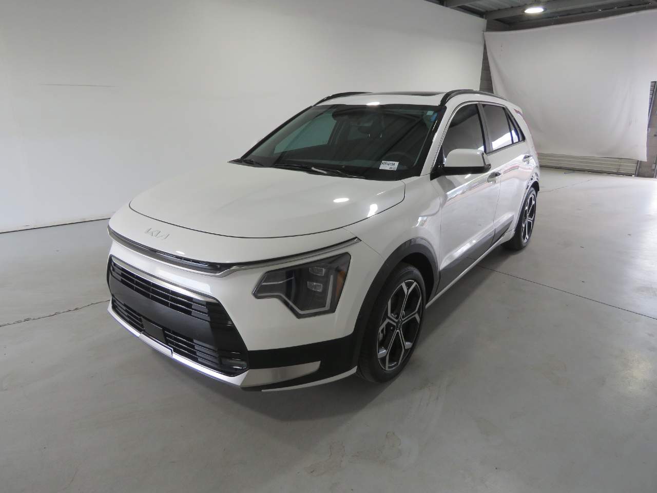 2023 Kia Niro SX