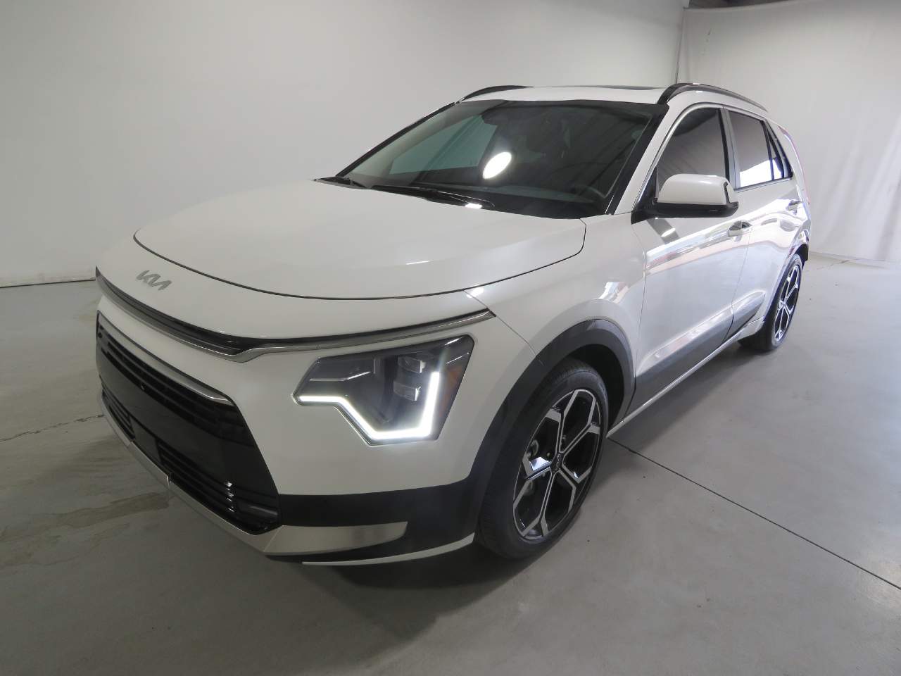 2023 Kia Niro SX