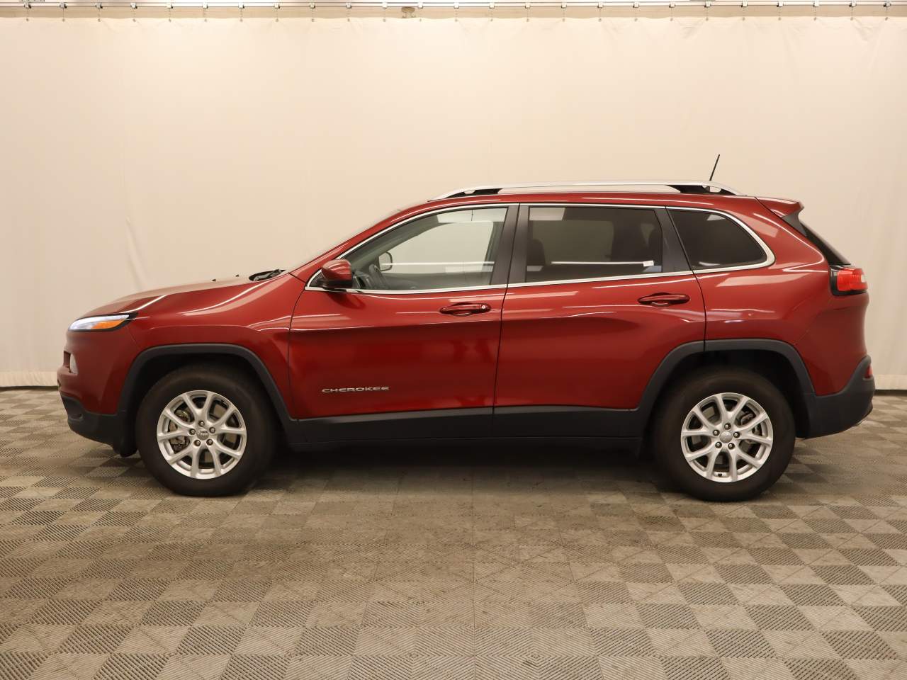 2017 Jeep Cherokee Latitude photo 2