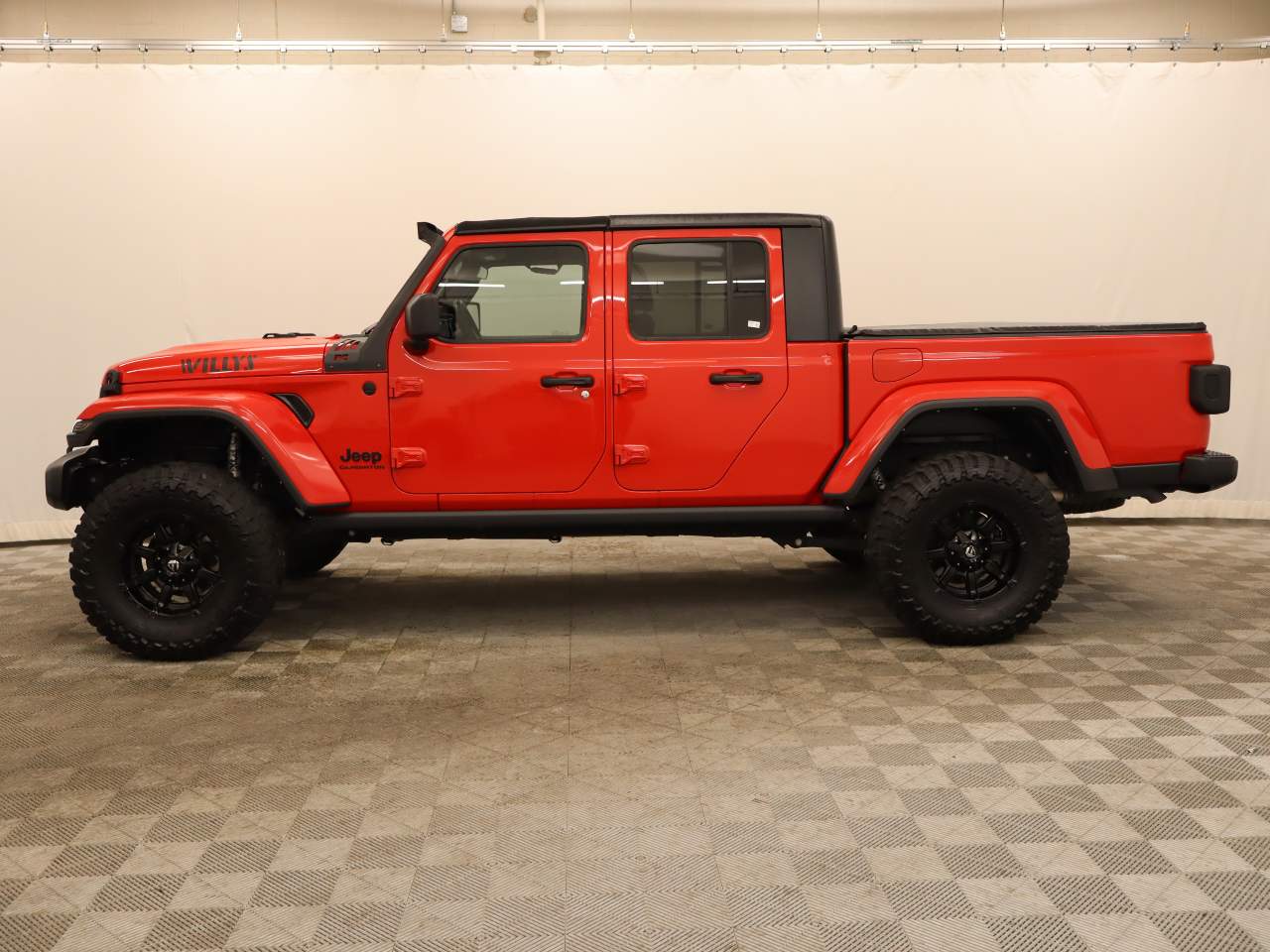 2021 Jeep Gladiator Willys Crew Cab