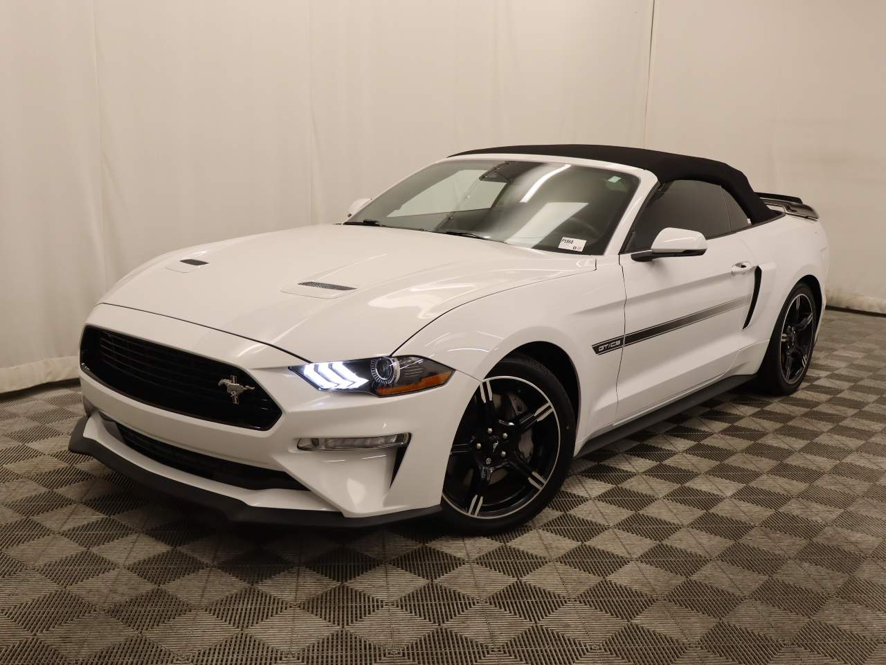 Oxford White 2020 Ford Mustang Convertible Rear-Wheel Drive Automatic