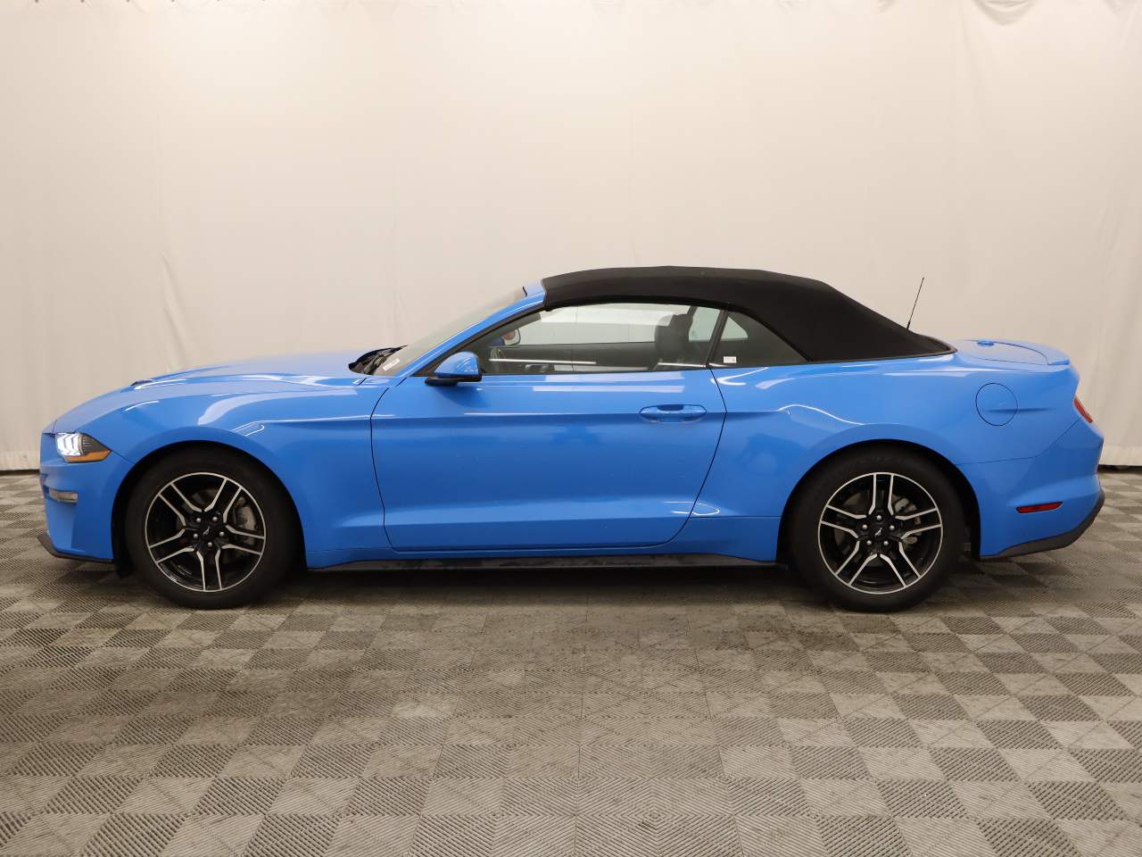 2022 Ford Mustang EcoBoost