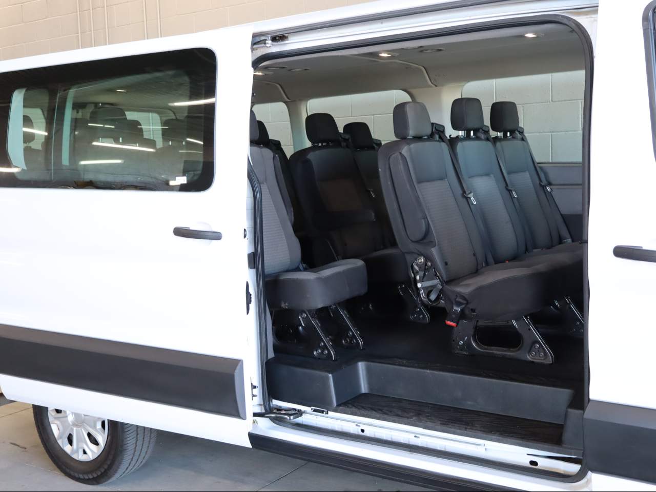 2023 Ford Transit 350 XLT