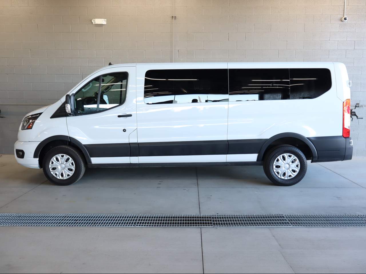 2023 Ford Transit 350 XLT