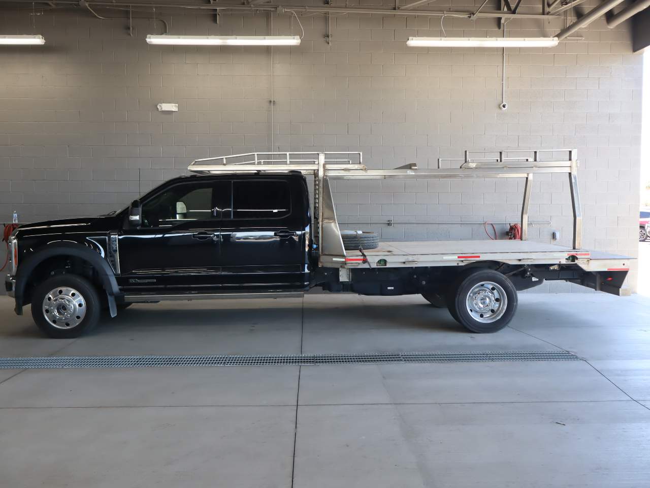 2023 Ford Super Duty F-450 DRW Lariat