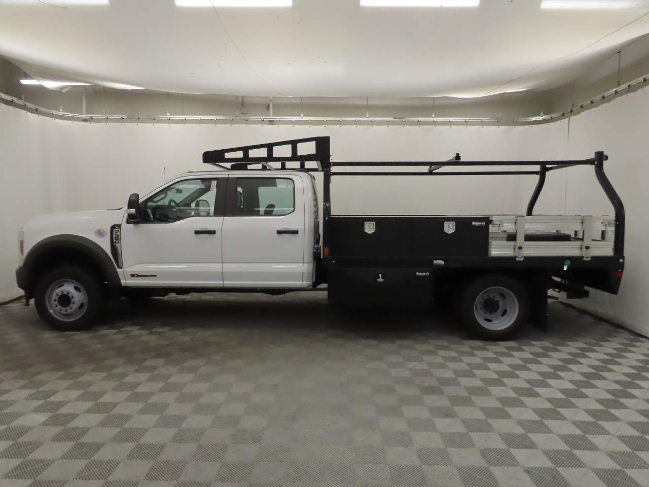 2024 Ford F-550 Super Duty Crew Cab Chassis