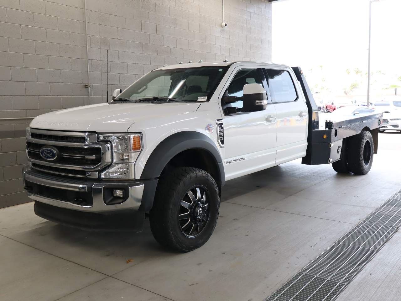 2022 Ford Super Duty F-550 DRW Lariat Crew Cab