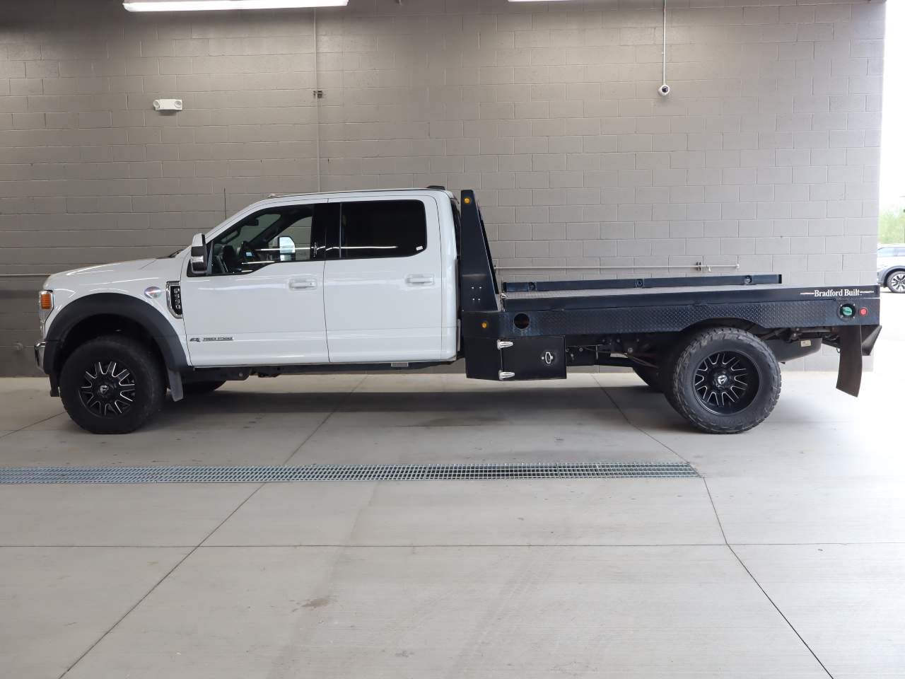 2022 Ford Super Duty F-550 DRW Lariat Crew Cab