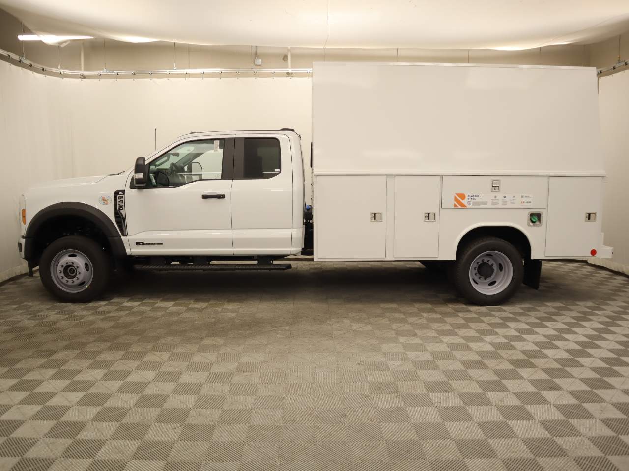 2024 Ford F-450 Super Duty Extended Cab Chassis