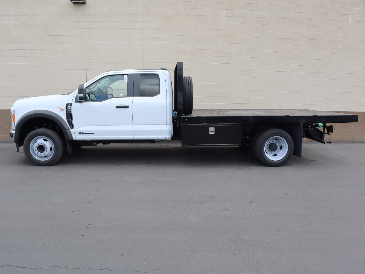 2023 Ford F-550 Super Duty Extended Cab Chassis