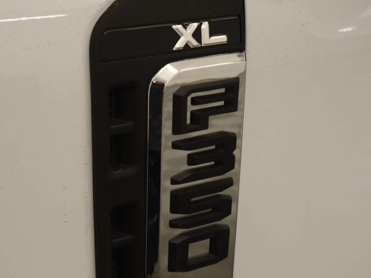 2023 Ford F-350 Super Duty DRW Crew Cab XL