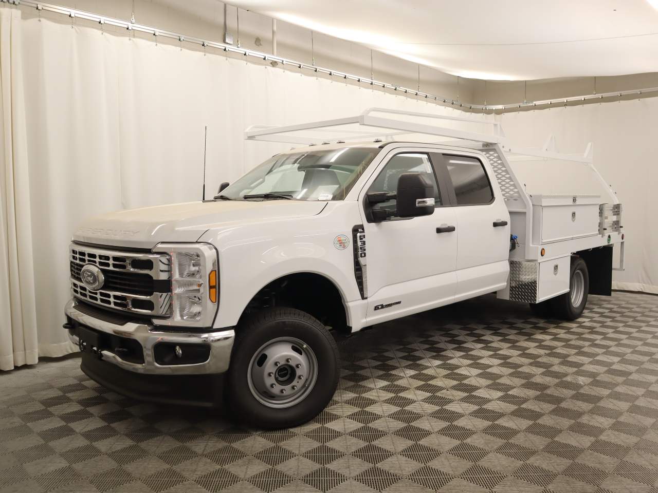 2024 Ford F-350 Super Duty DRW Crew Cab XL