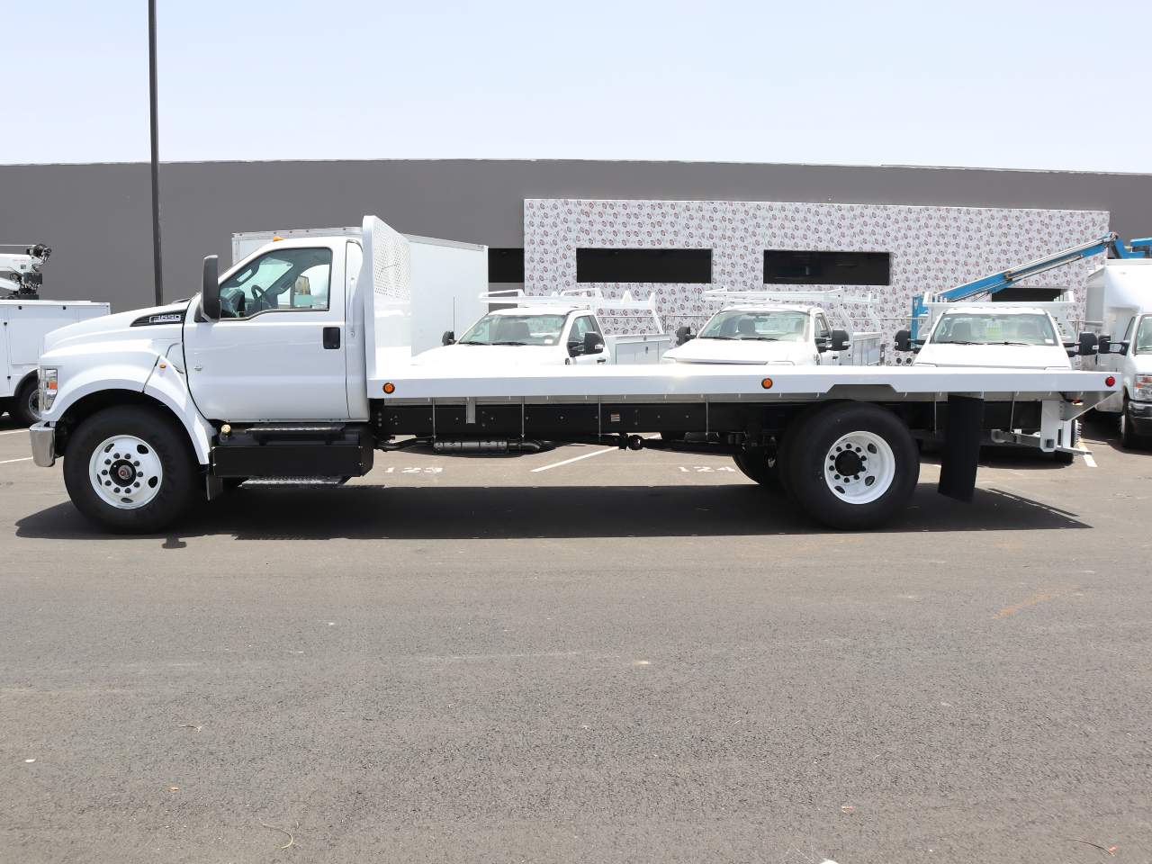 2025 Ford F-650 Super Duty Chassis