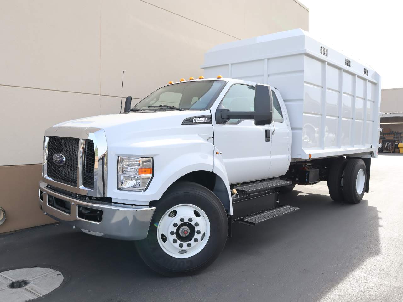 2024 Ford F-650 Super Duty Extended Cab Chassis