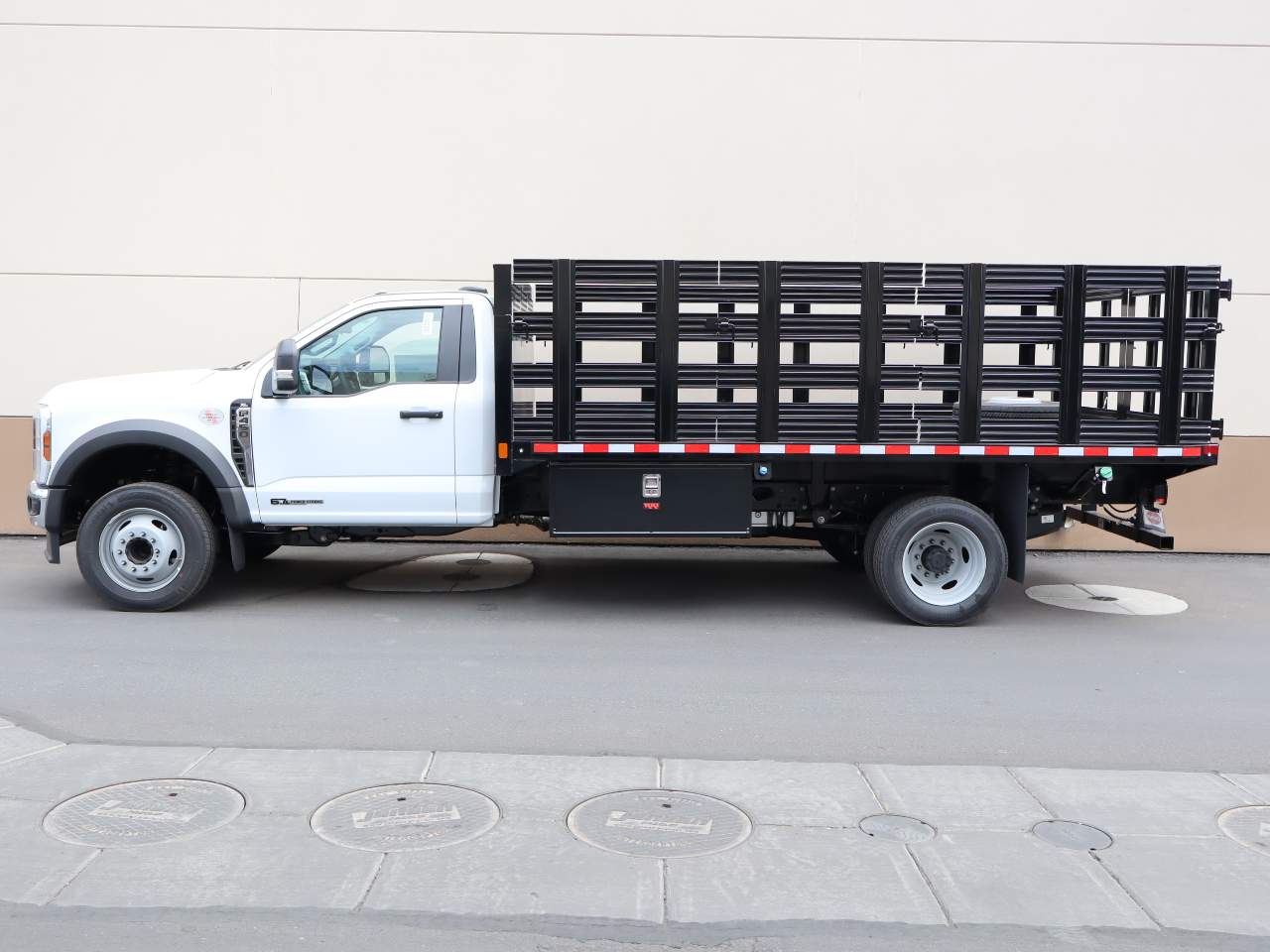 2024 Ford F-450 Super Duty Chassis