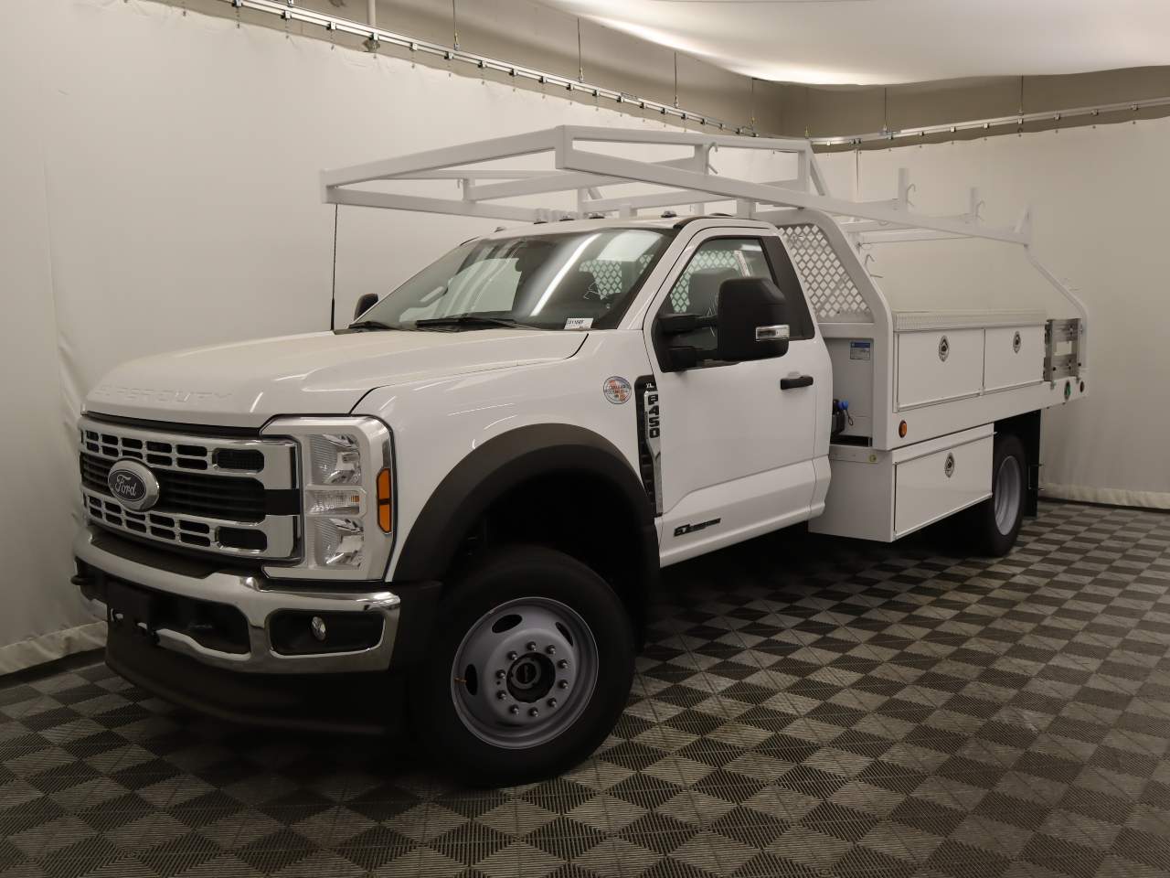 2024 Ford F-450 Super Duty Chassis