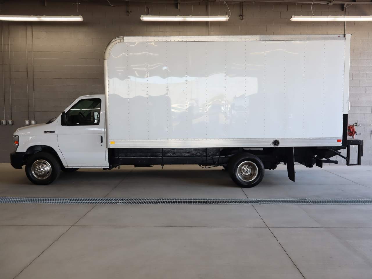 2023 Ford E-Series E-350 SD