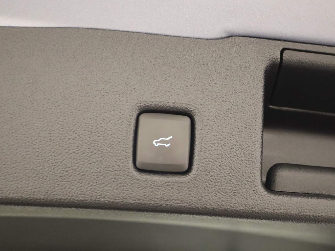 2022 Ford Escape Plug-In Hybrid SE photo 2