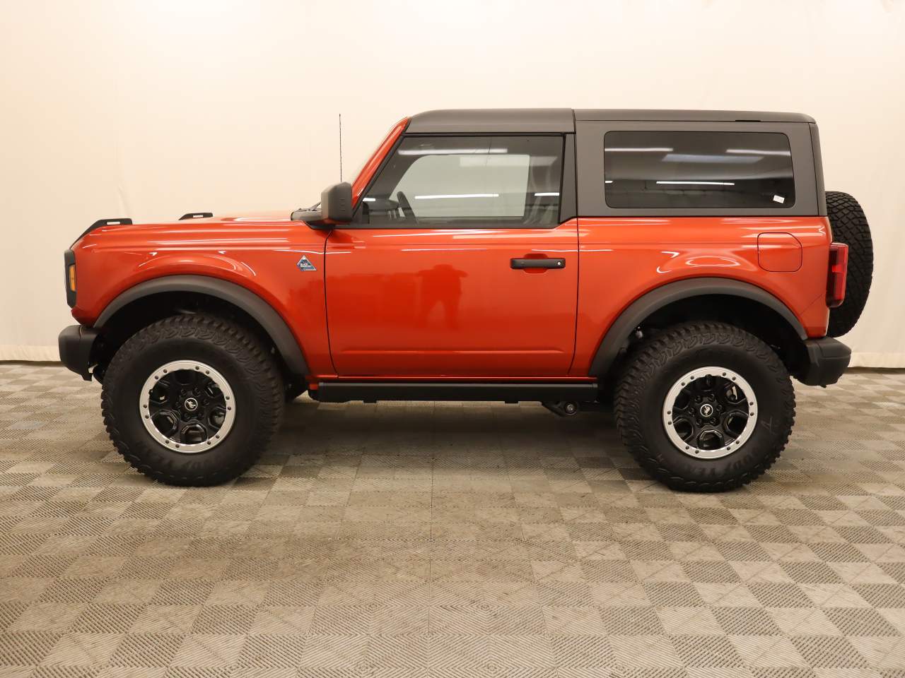 2024 Ford Bronco Black Diamond photo 3