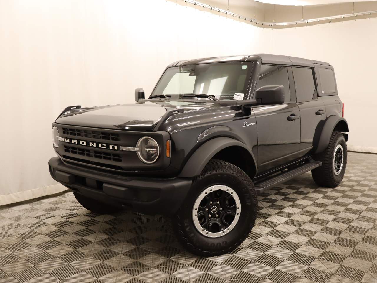 2023 Ford Bronco  Advanced