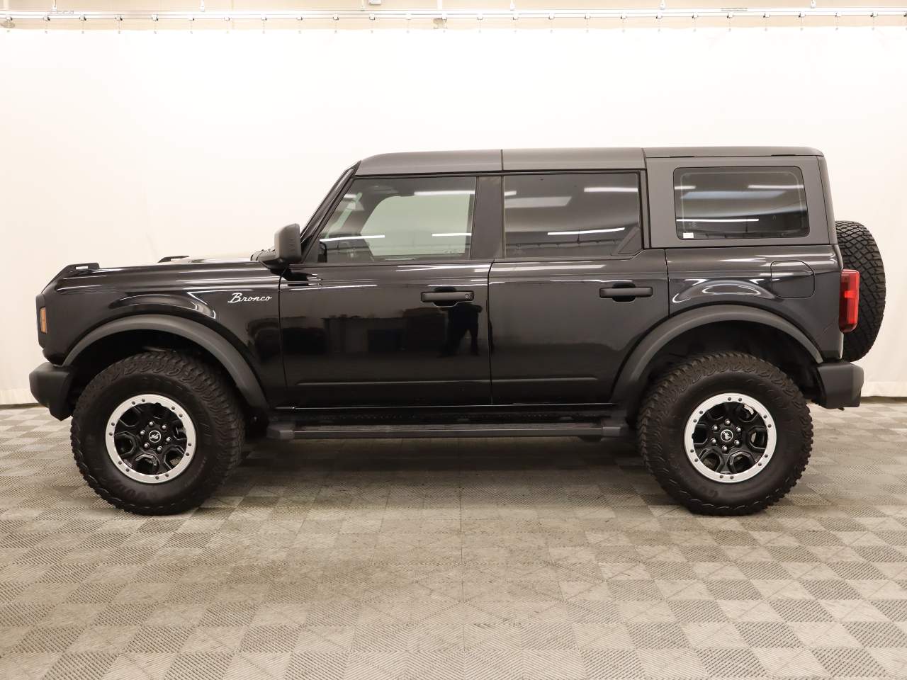 2023 Ford Bronco  Advanced