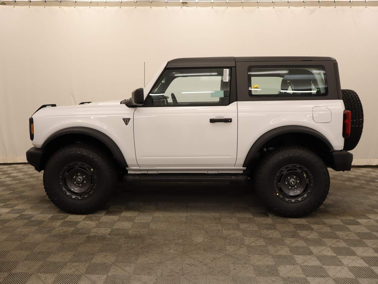 2025 Ford Bronco Base photo 3