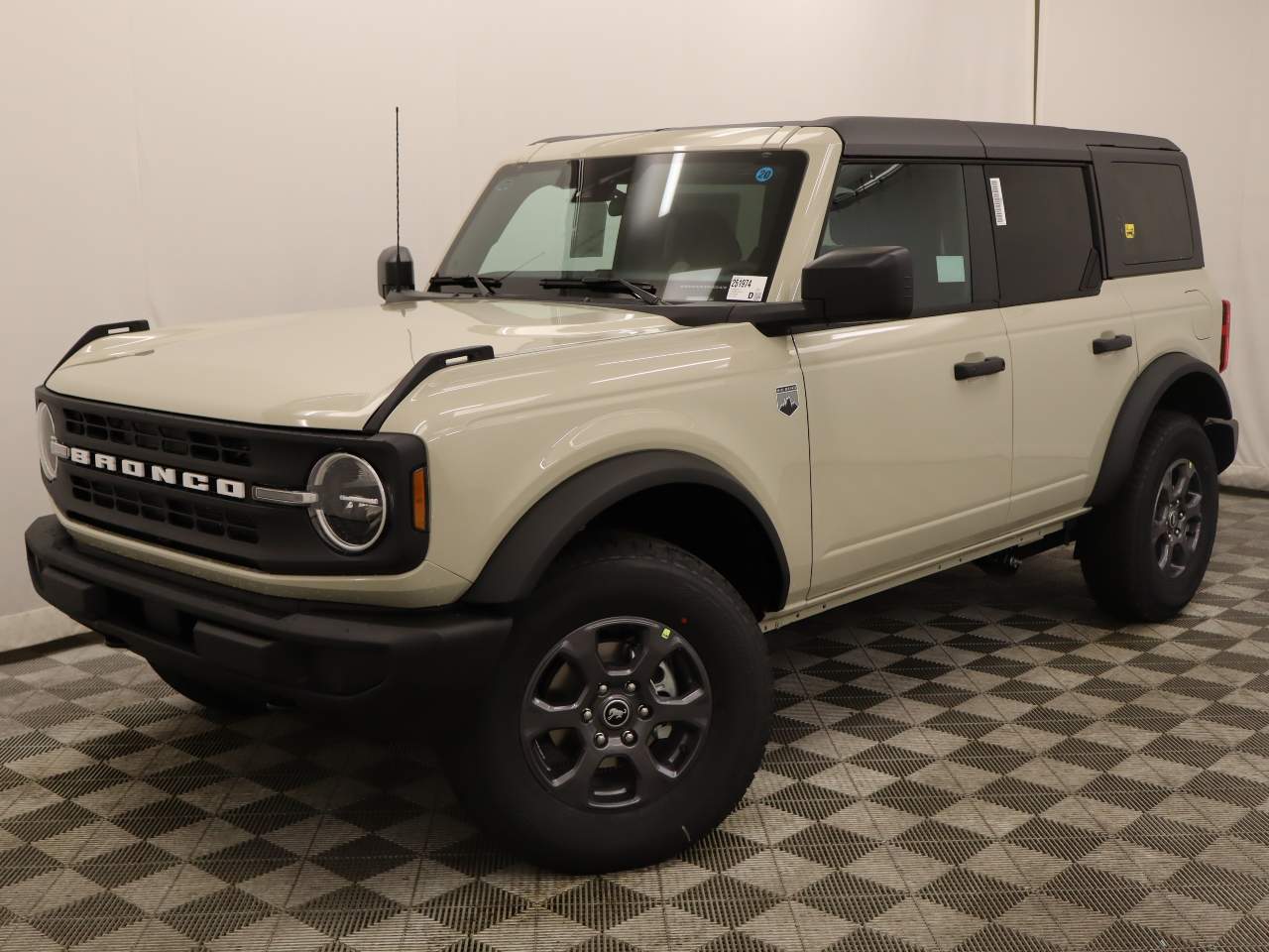 2025 Ford Bronco 4-Door Big Bend's photo