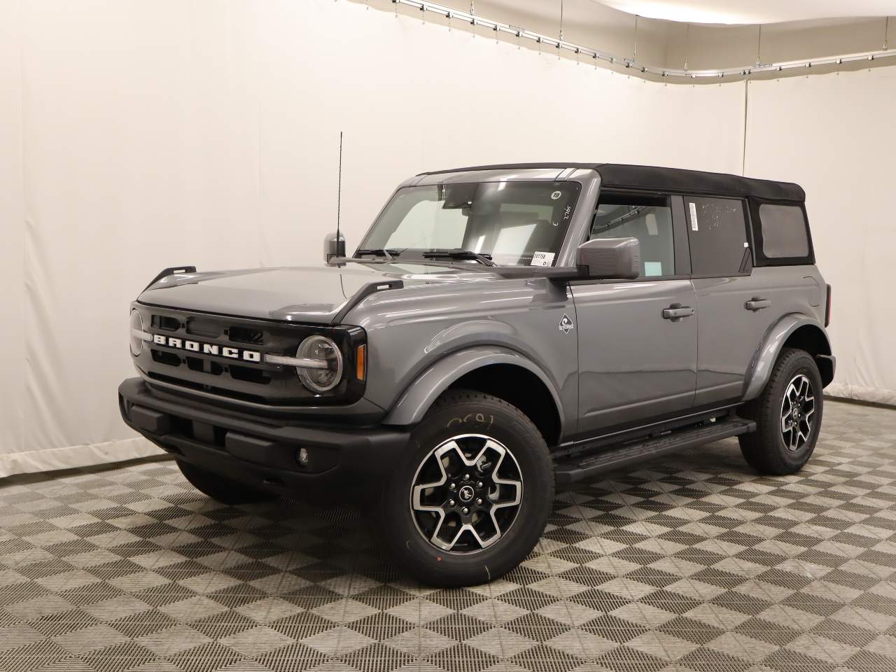 2024 Ford Bronco Outer Banks