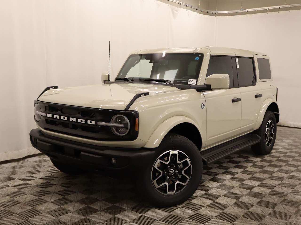 2026 Ford Bronco Outer Banks 4x4's photo