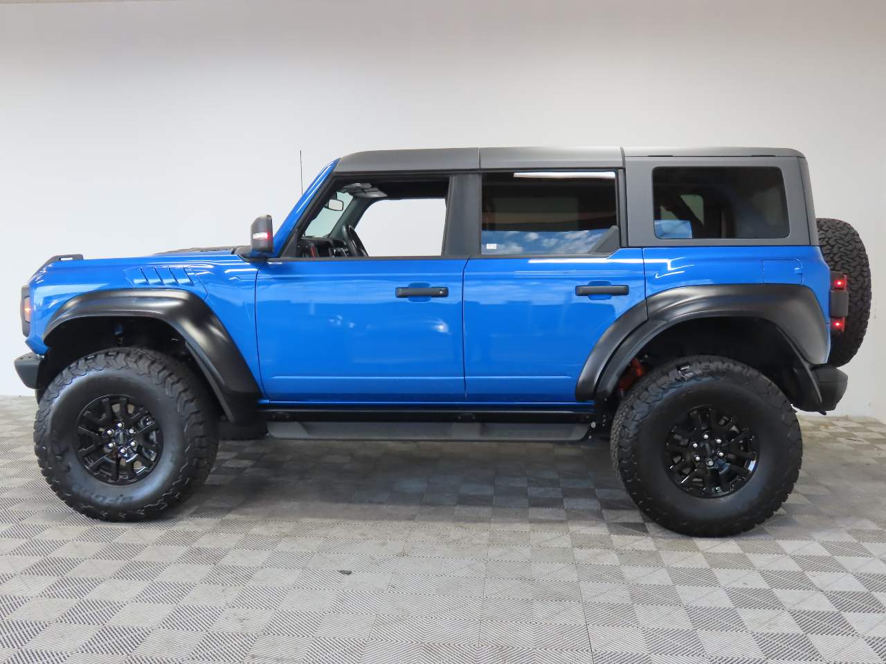 2024 Ford Bronco Raptor photo 2