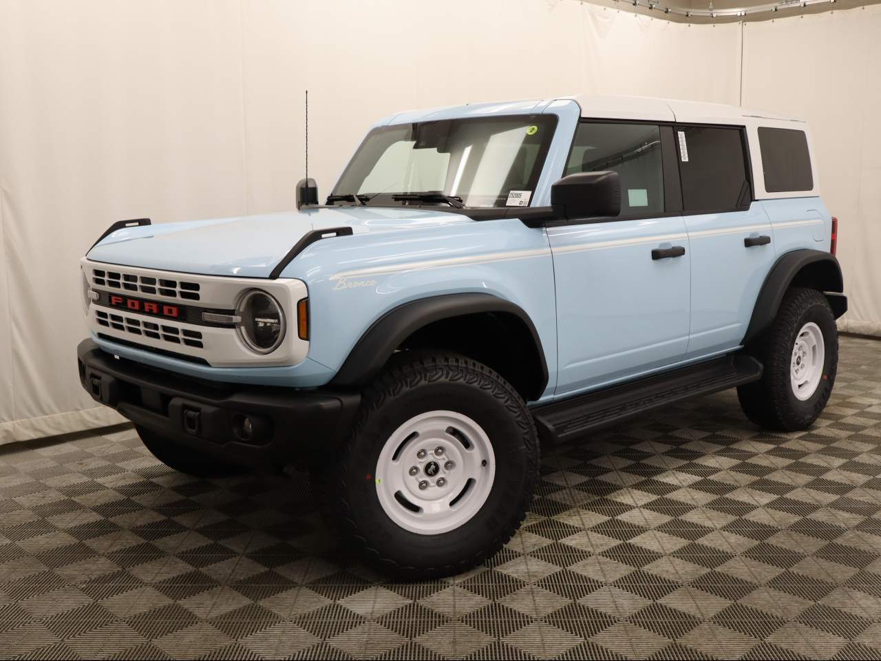 2025 Ford Bronco 4-Door Heritage Editon's photo