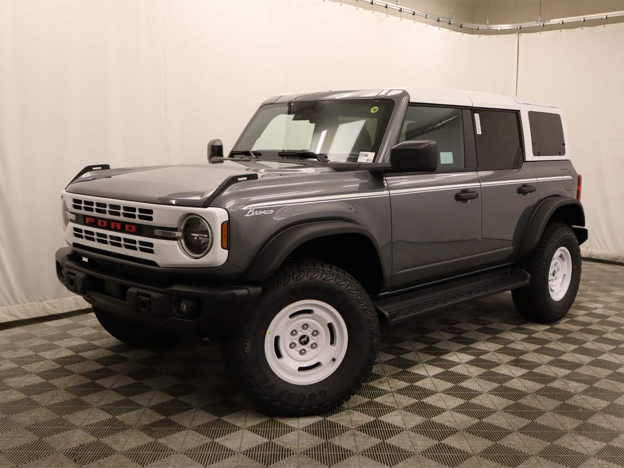 2025 Ford Bronco 4-Door Heritage Editon's photo