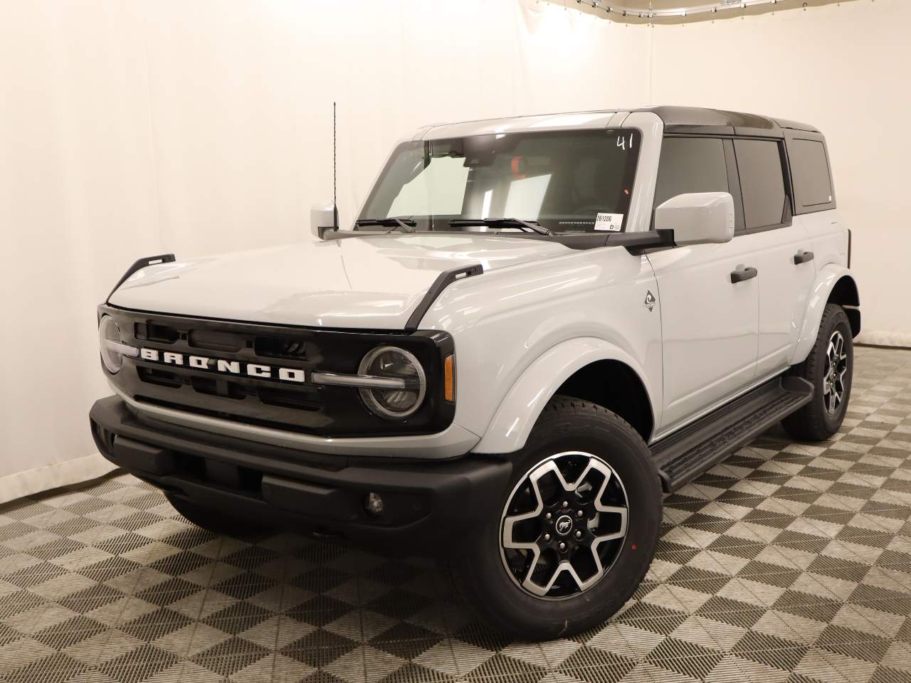 2026 Ford Bronco Outer Banks 4x4's photo