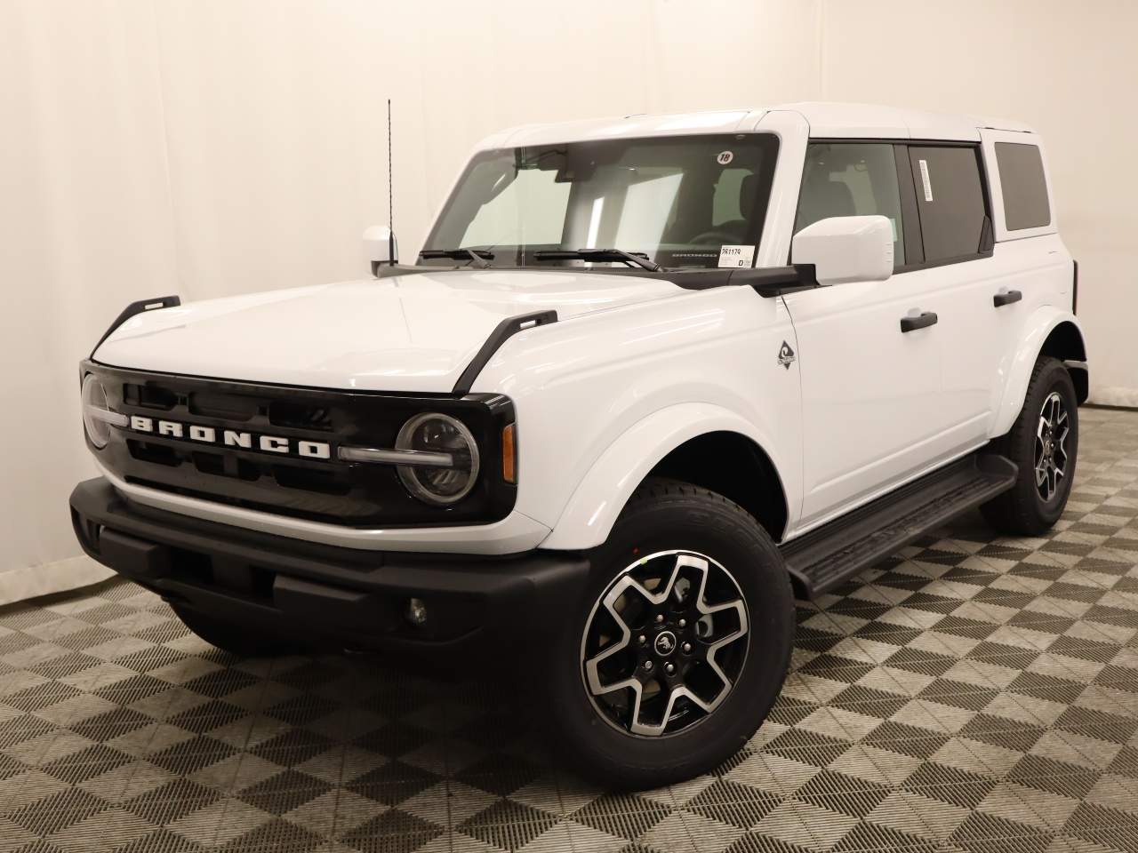 2026 Ford Bronco Outer Banks 4x4's photo